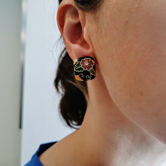 Jewelry - Vintage retro floral clip on earrings jewelry